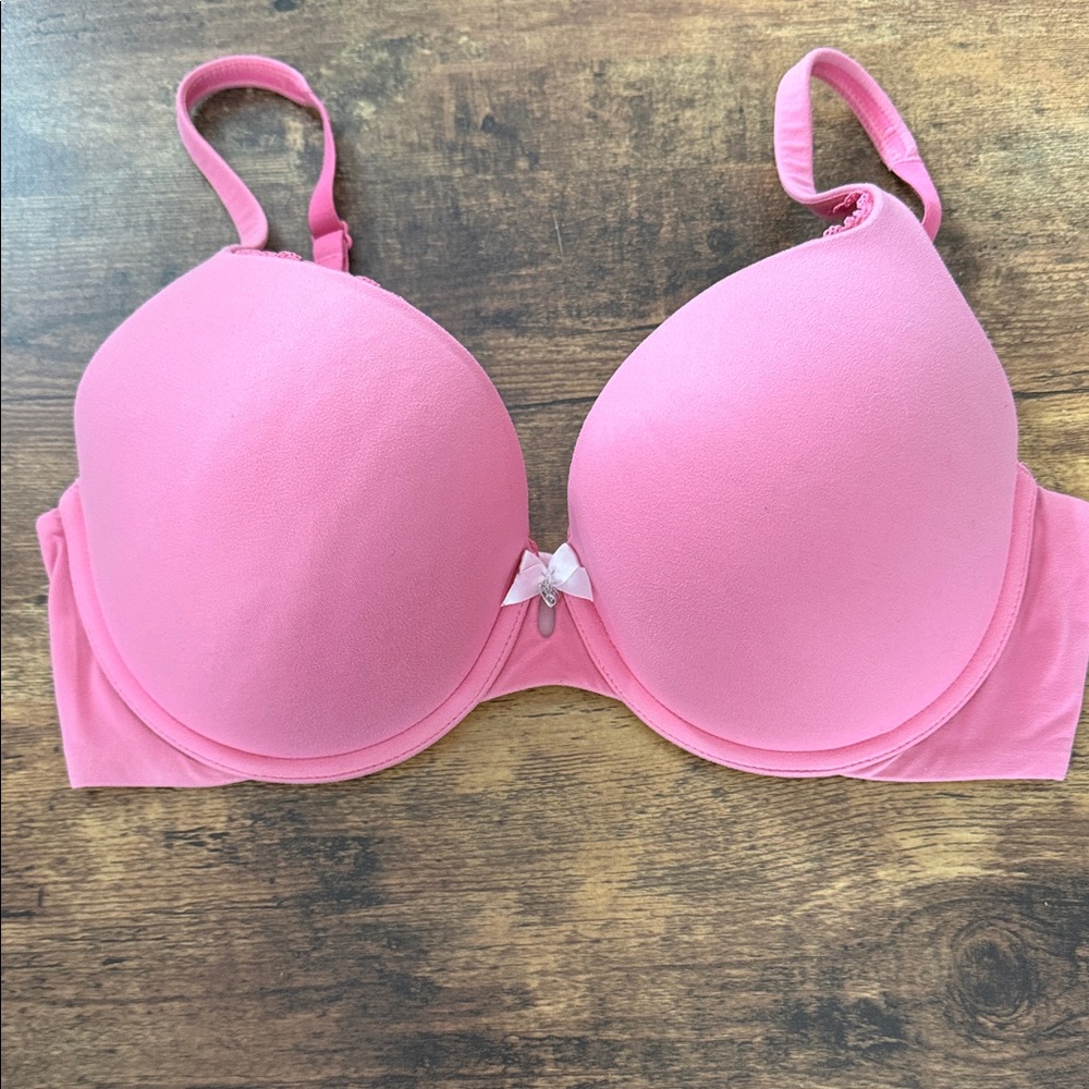 Victoria's Secret Pink Molded T-Shirt Bra with Center Bow